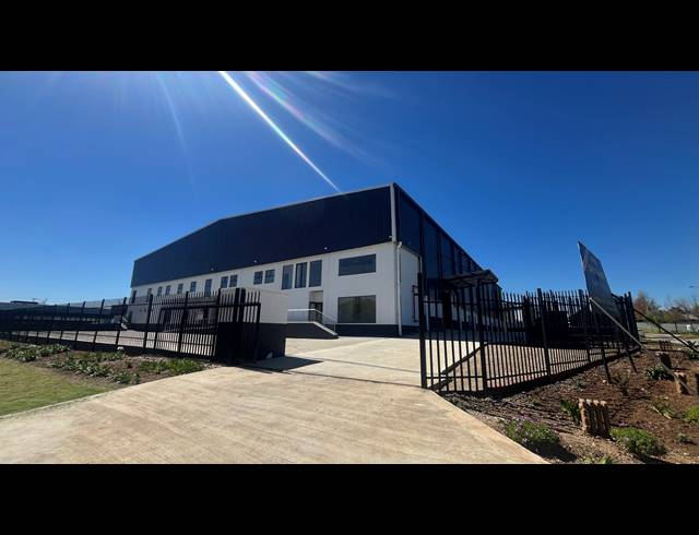 3,743M² WAREHOUSE TO LET IN SPARTAN
